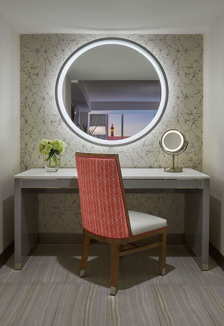 THE-FLAMINGO-ROOM-27159-VanityArea